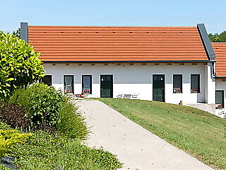 Pres Apartman Tomolik Pinceszet