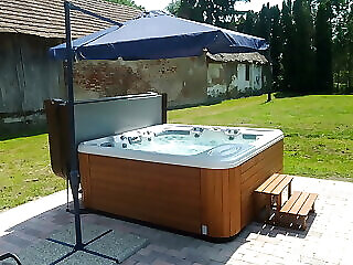 Almafas Jacuzzis Apartmanhaz Orseg Kerkakutas