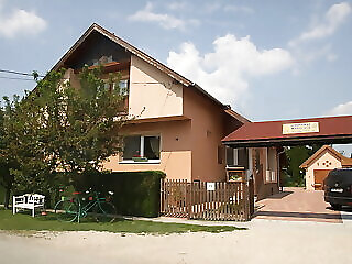 Sari Vendeghaz Lipot
