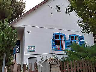 Lizi Vendeghaz Szalka