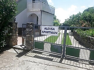 Aleksa Apartman Lesencetomaj