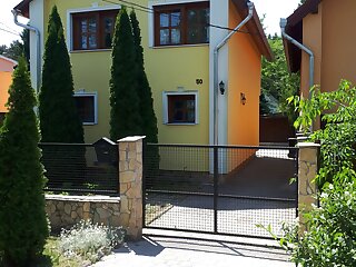 Topart Apartman Tata szállás