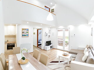 Olle Apartman Tiszafured szállás