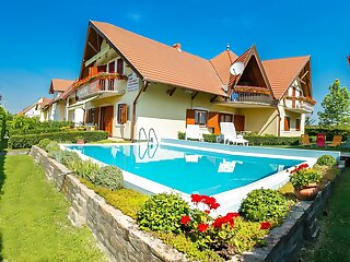 Familia 4 Apartman Balatonmariafurdo szállás