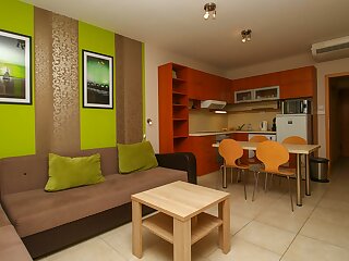 399 Fiatalos Apartman Balatonoszod szállás