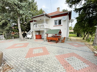 Hunyadi Nyaralo Balatonkeresztur szállás