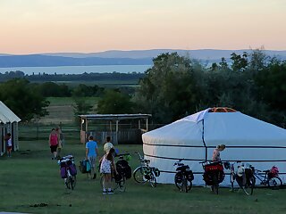 Dharma Mentett Allatok Kertje Bungalok Farmping Siofok szállás