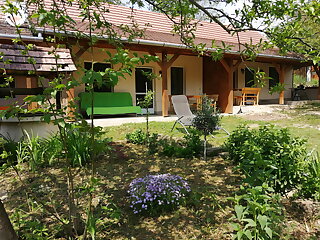 Flora Apartmanok Kehidakustany szállás
