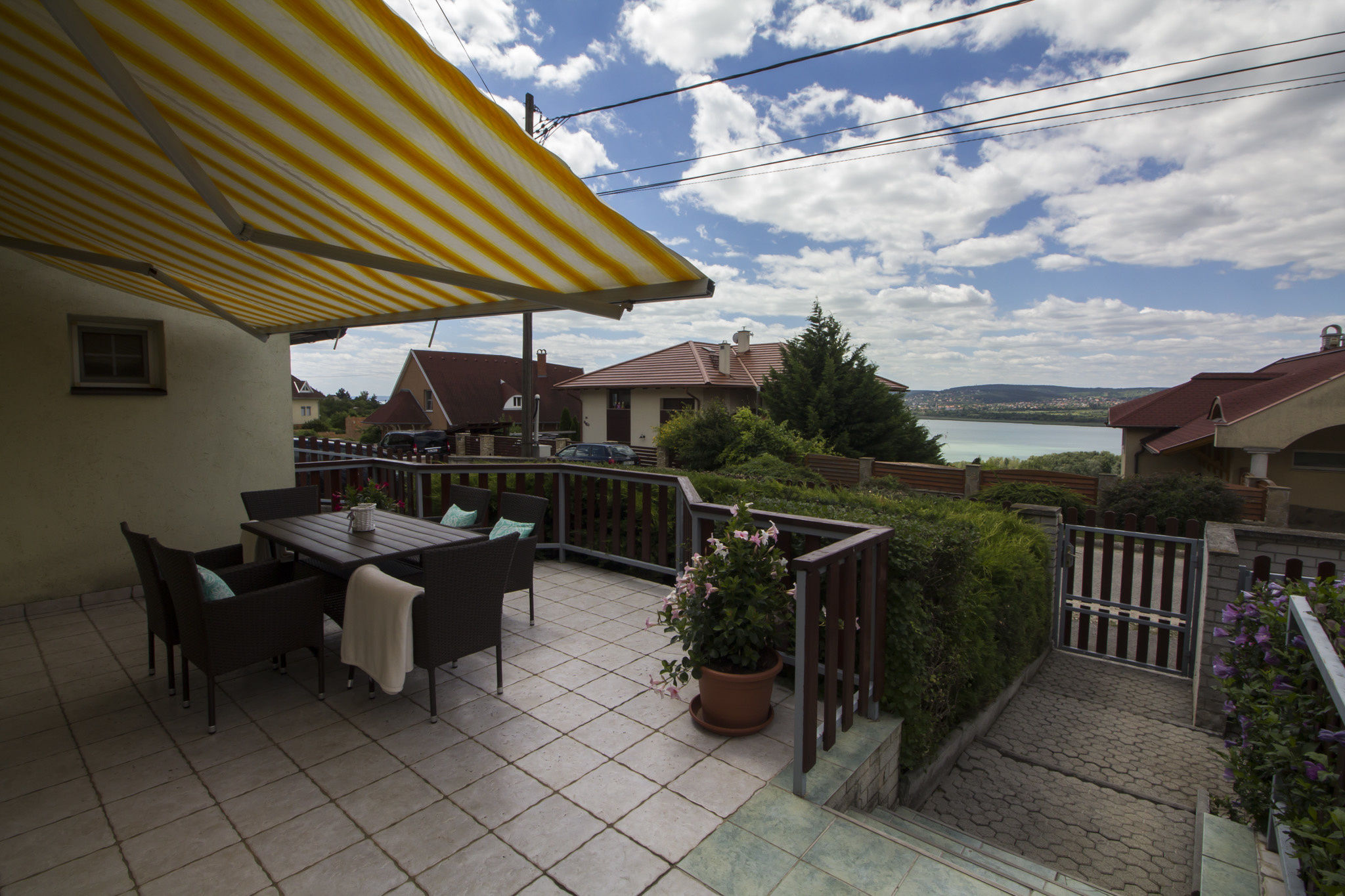 Szepkilatas Apartmanhaz Balatonfuzfo