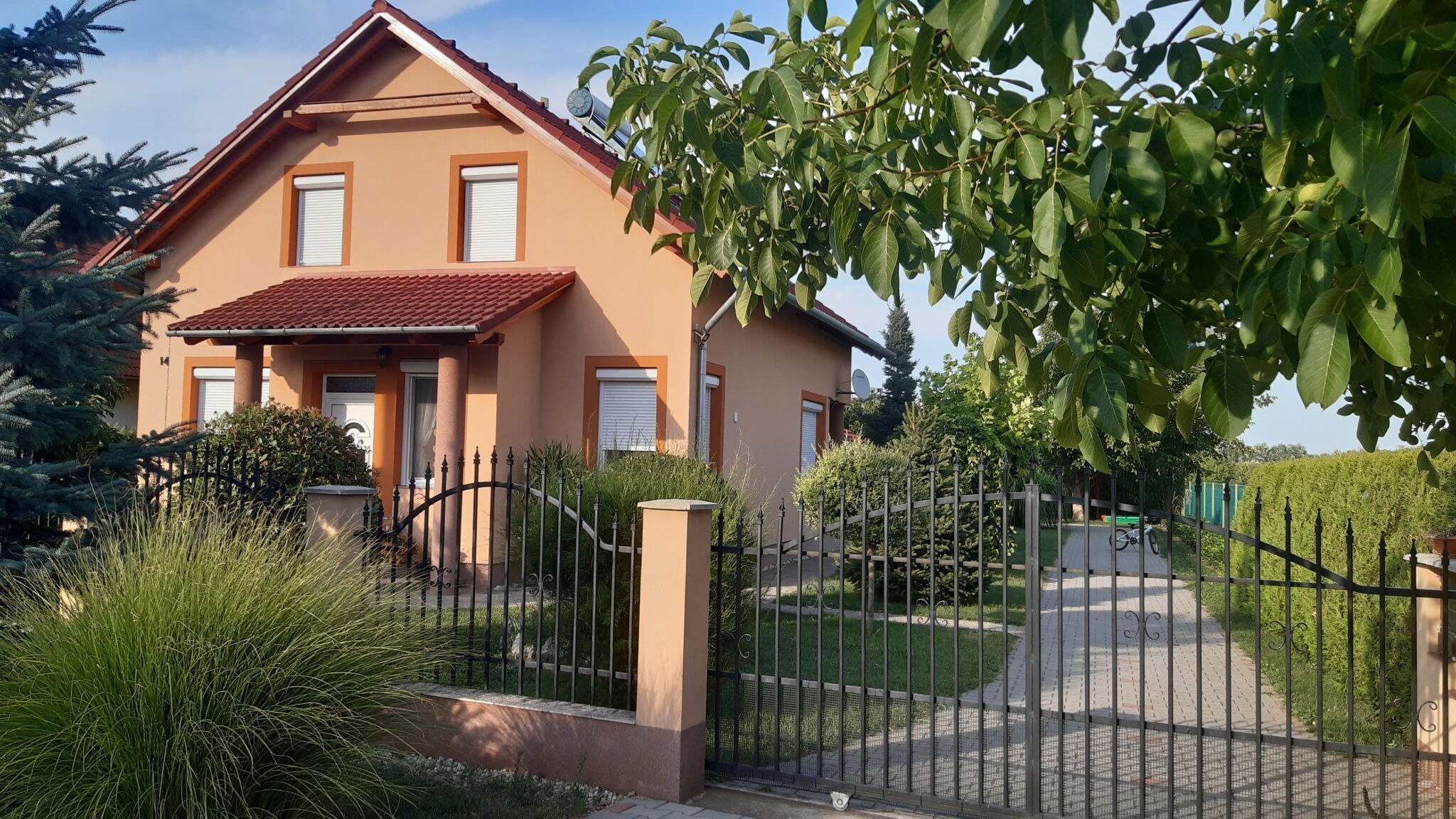 Hajnalka Apartman Balatonoszod