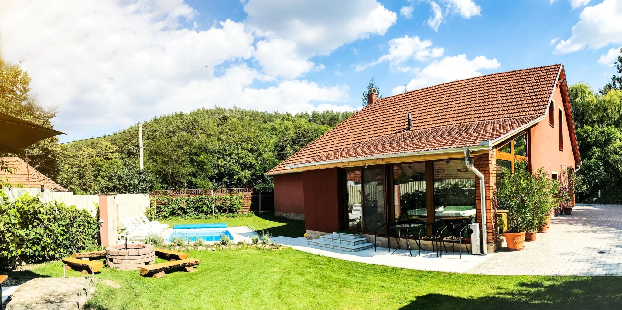 Csendes Zug Wellness Vendeghaz Cserepvaralja