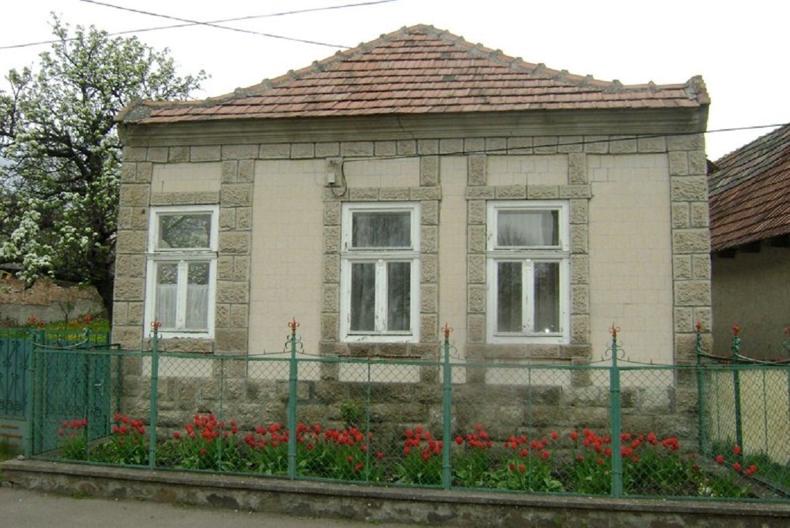 Bari Tanya Vendeghaz Kisnana