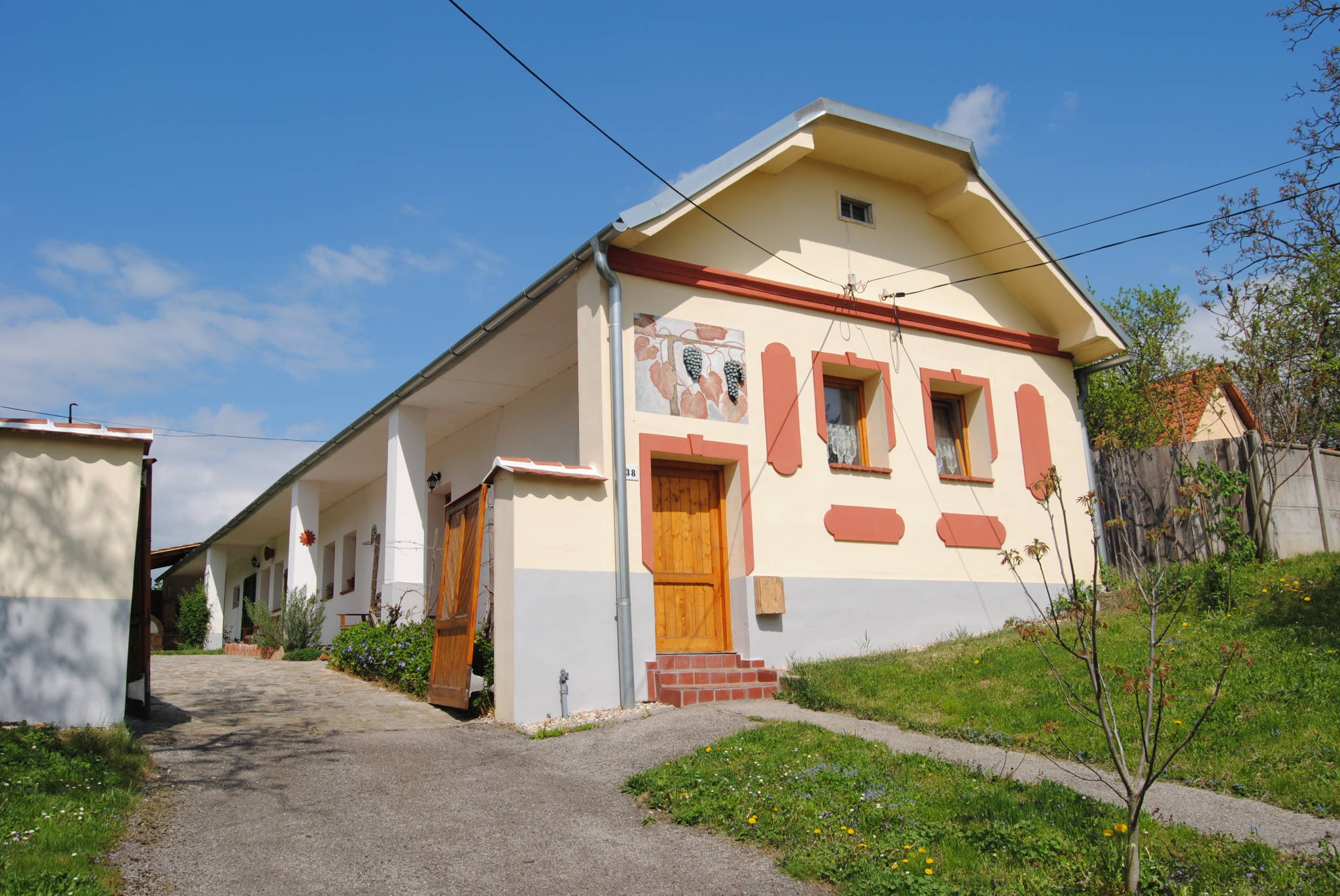 Szolofurt Vendeghaz Olmod