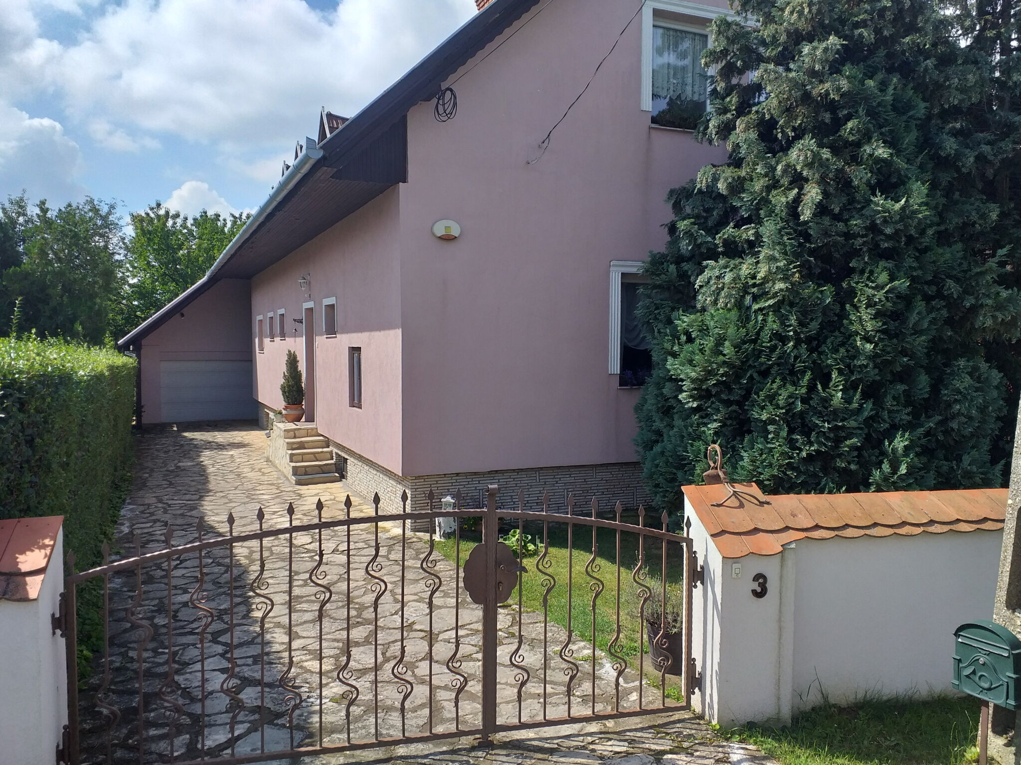 Marcsi Vendeghaz Pogany