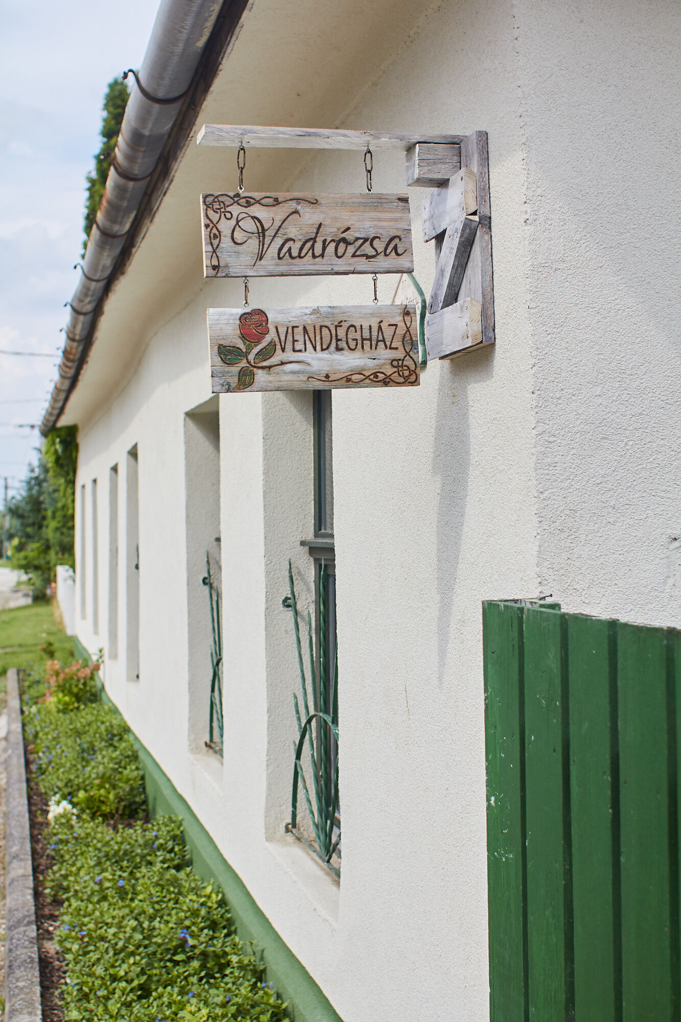 Vadrozsa Vendeghaz Racalmas