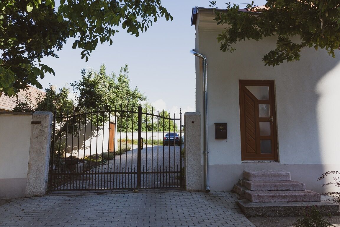 Duci Udvar Ii Vendeghaz Sutto