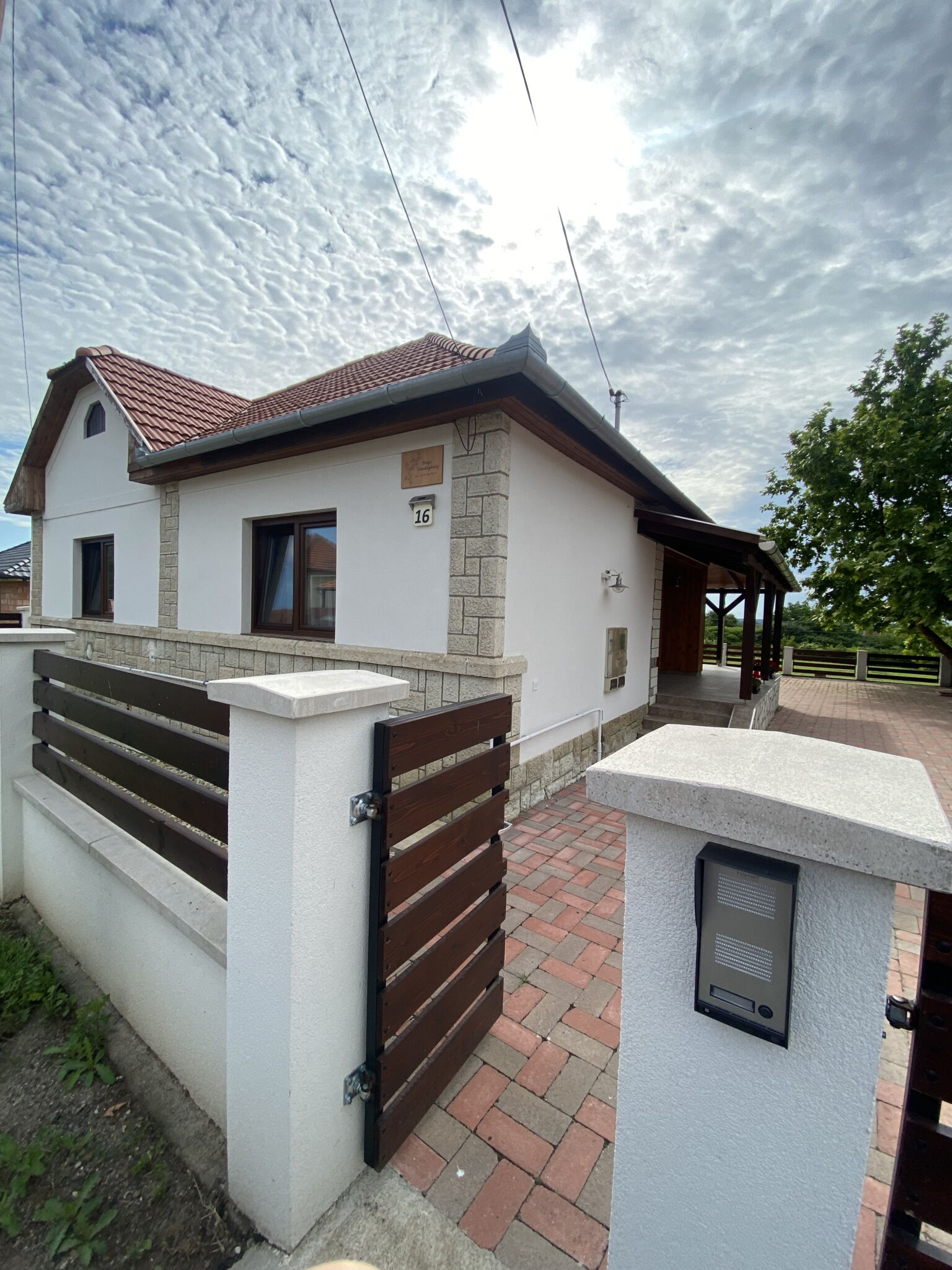 Bogi Vendeghaz Szegi