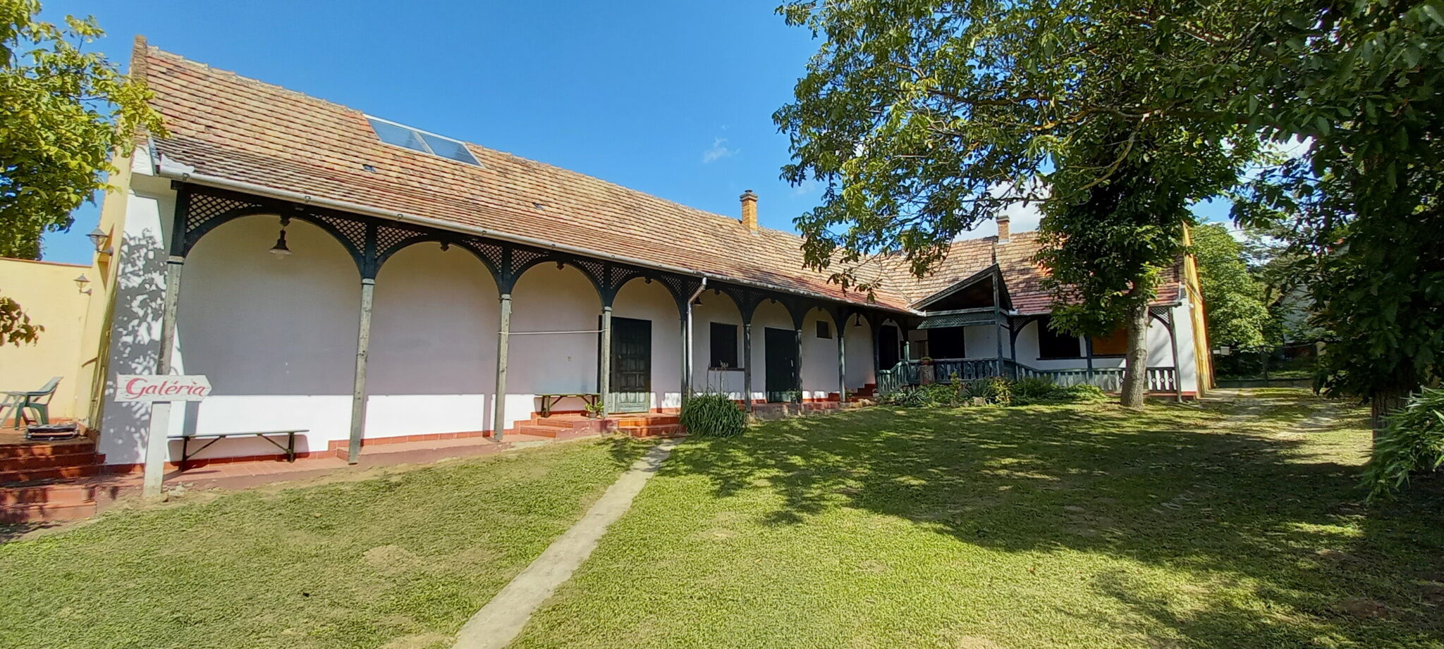Esthajnal Vendeghaz Szolad
