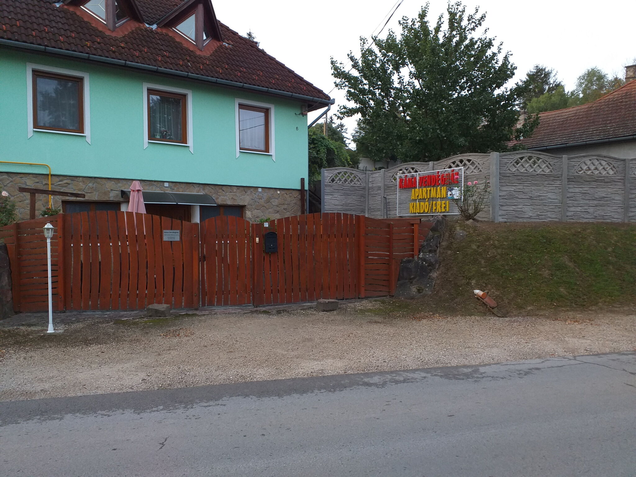 Kama Vendeghaz Tamasi