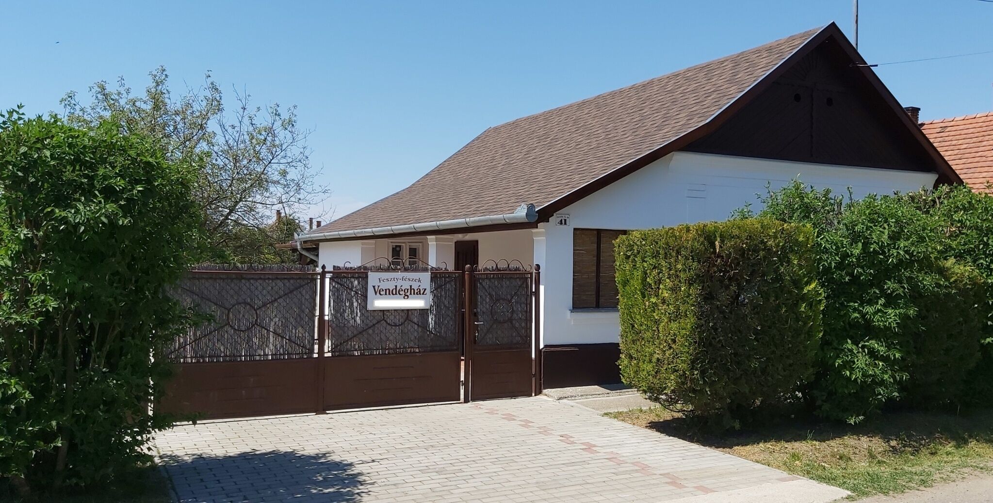 Feszty Feszek Vendeghaz Tiszafured