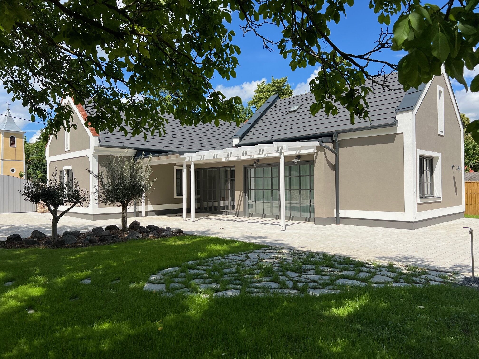 Kiskutyu Villa Balatonhenye