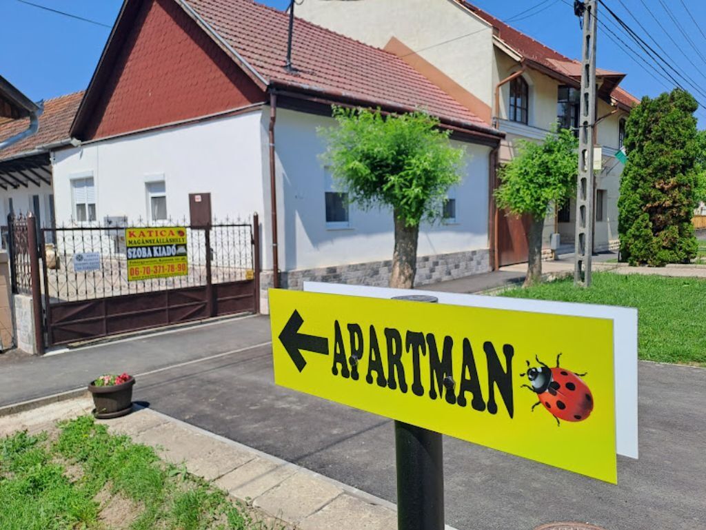 Katica Maganszallashely Fehergyarmat