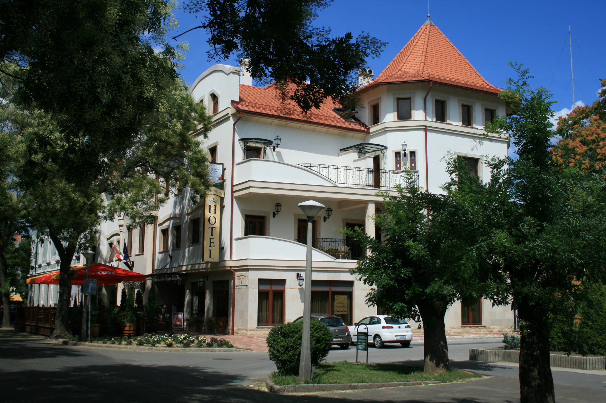 Nimrod Bioszalloda Es Bioetterem Karcag