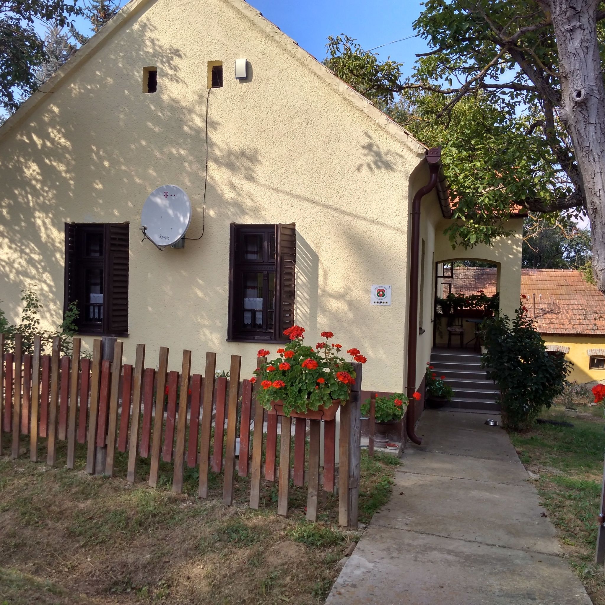 Muskantlis Kustanhaz Kustanszeg