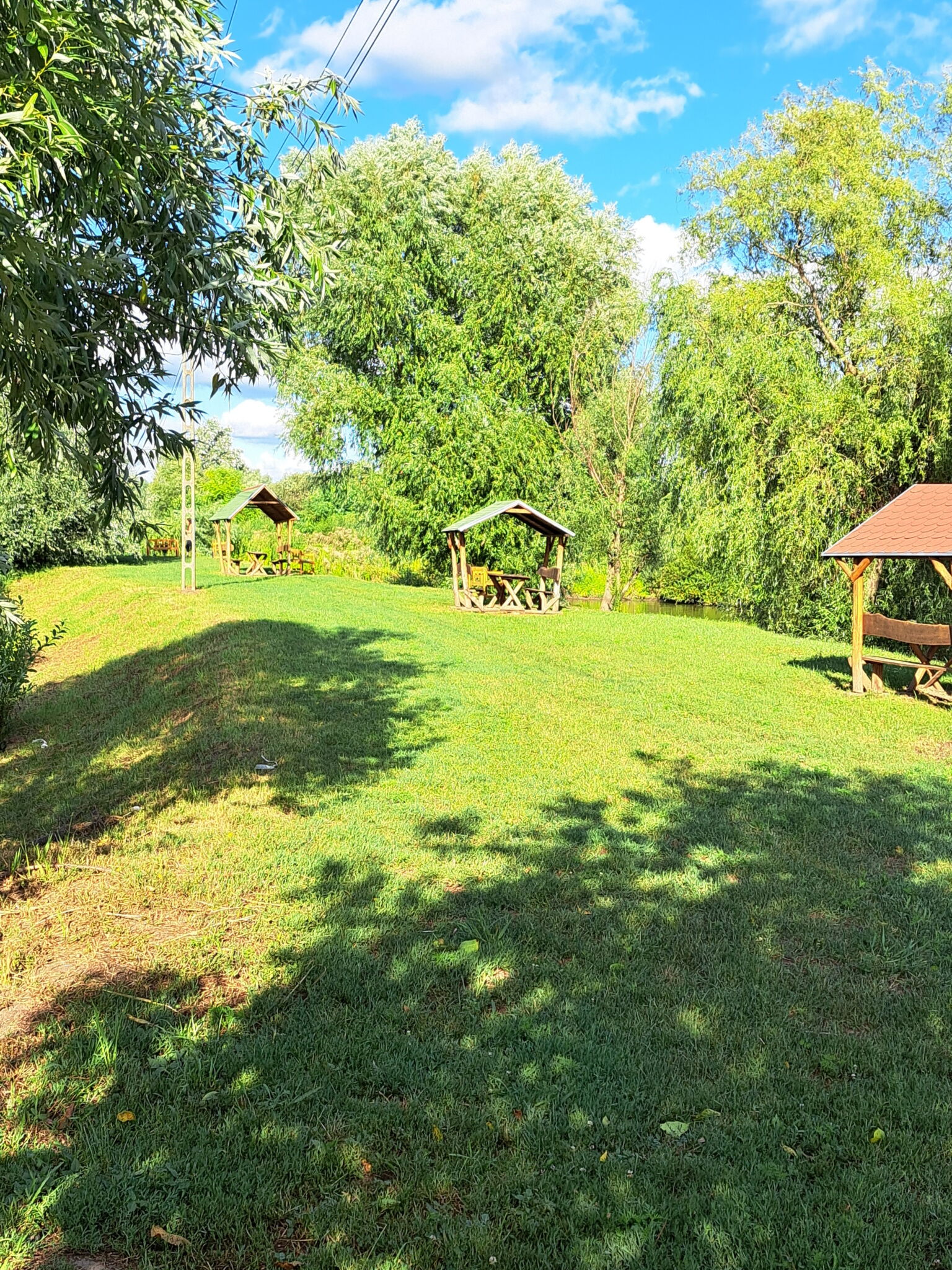 Borostyan Pihenopark Mende
