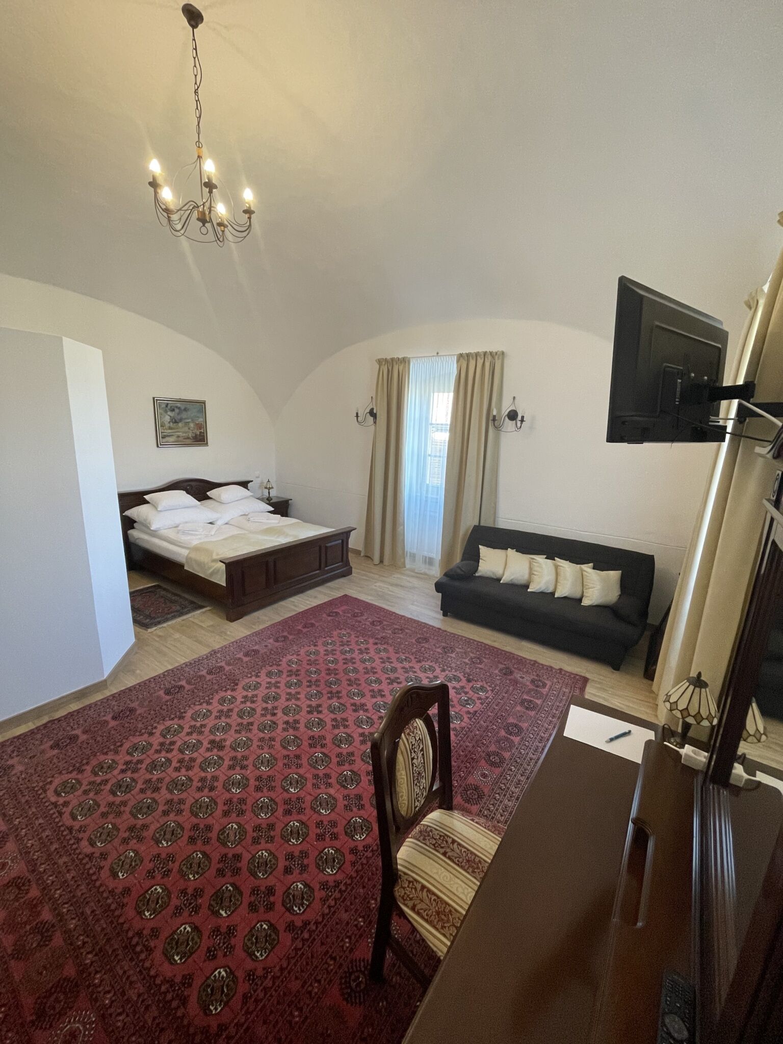 Szechenyi Kuria Monok