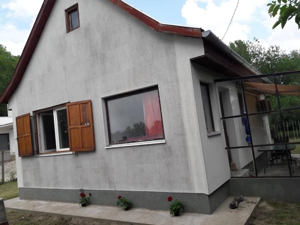 Haziko A Duna Parton Udulohaz Rackeve