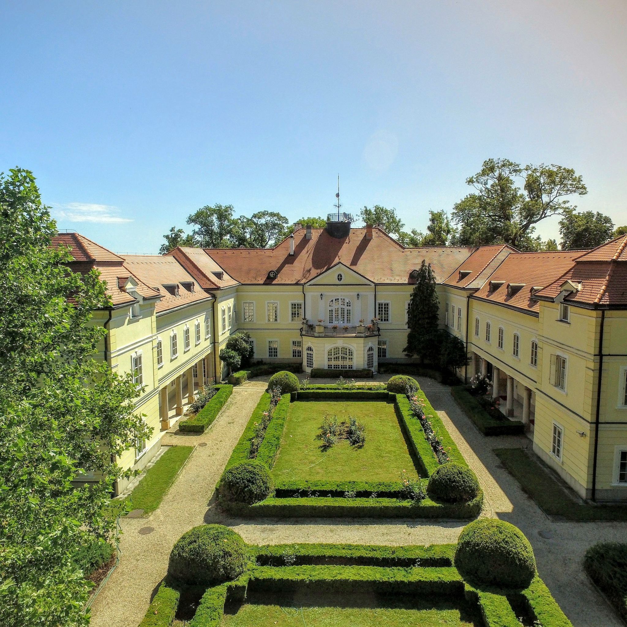 Szidonia Kastelyszalloda Rojtokmuzsaj