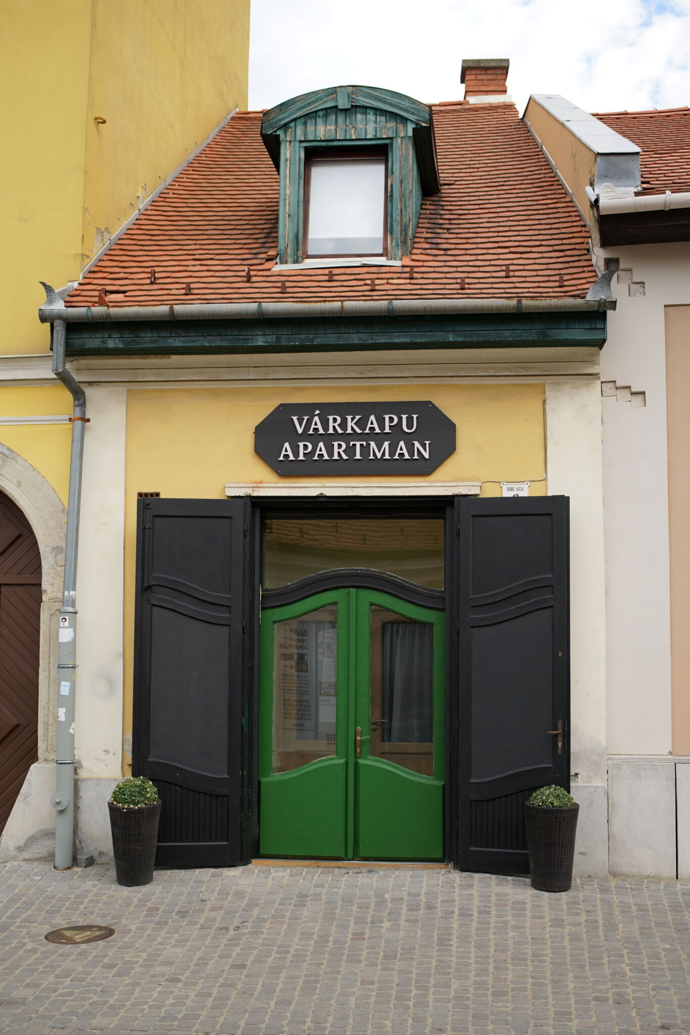 Varkapu Apartman Eger