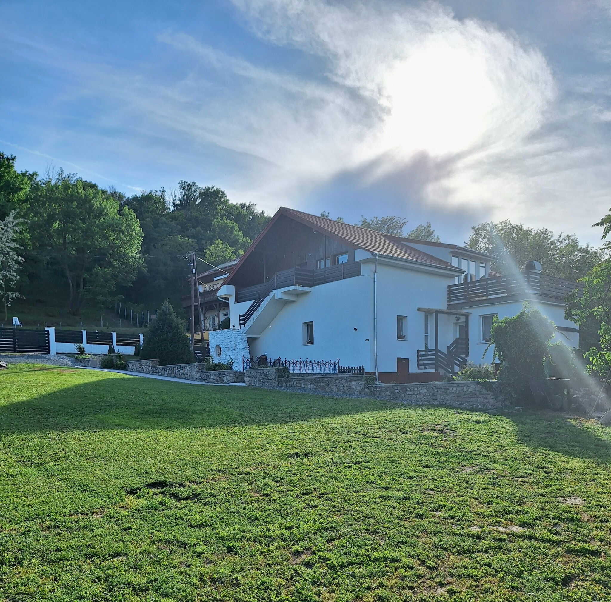 Holling Apartman Fertoboz