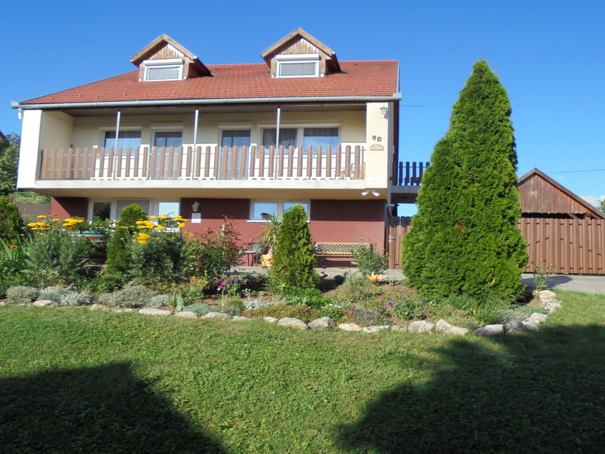 Harmas Lak Apartman Hosszuheteny