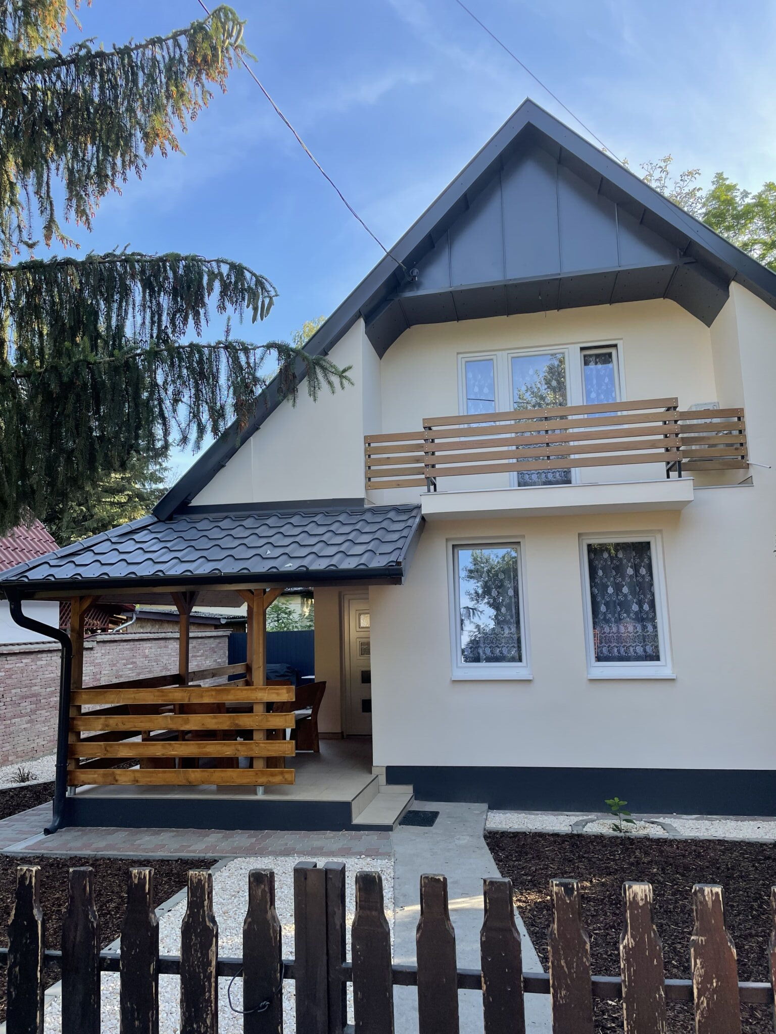 Ponty Apartman Kunfeherto