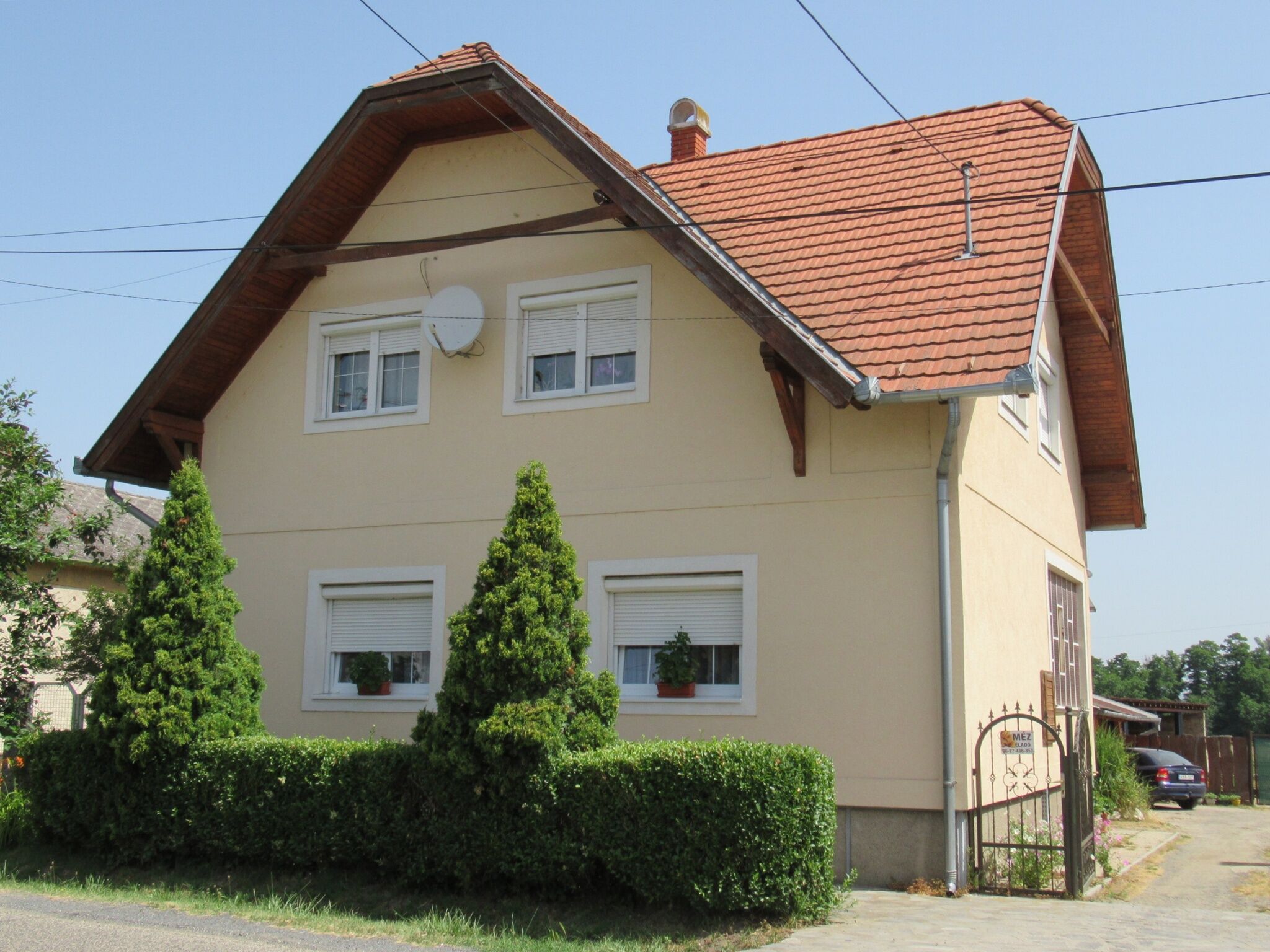 Gitta Apartman Lesenceistvand