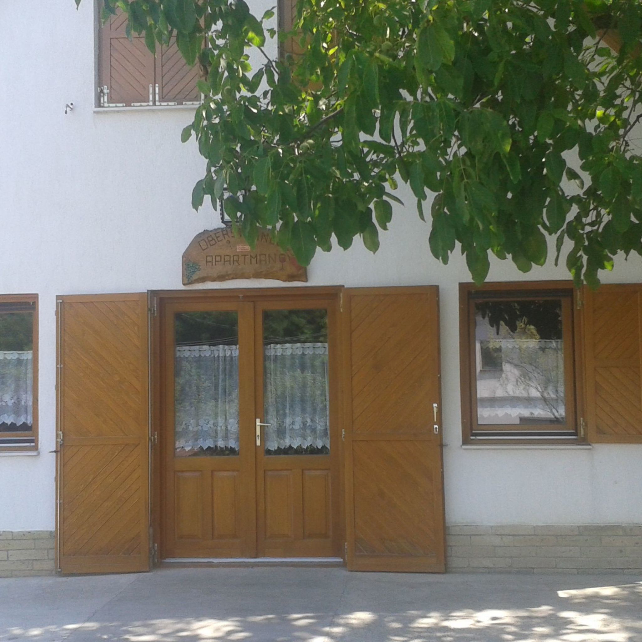 Oberst Pince Es Apartman Nemesnadudvar
