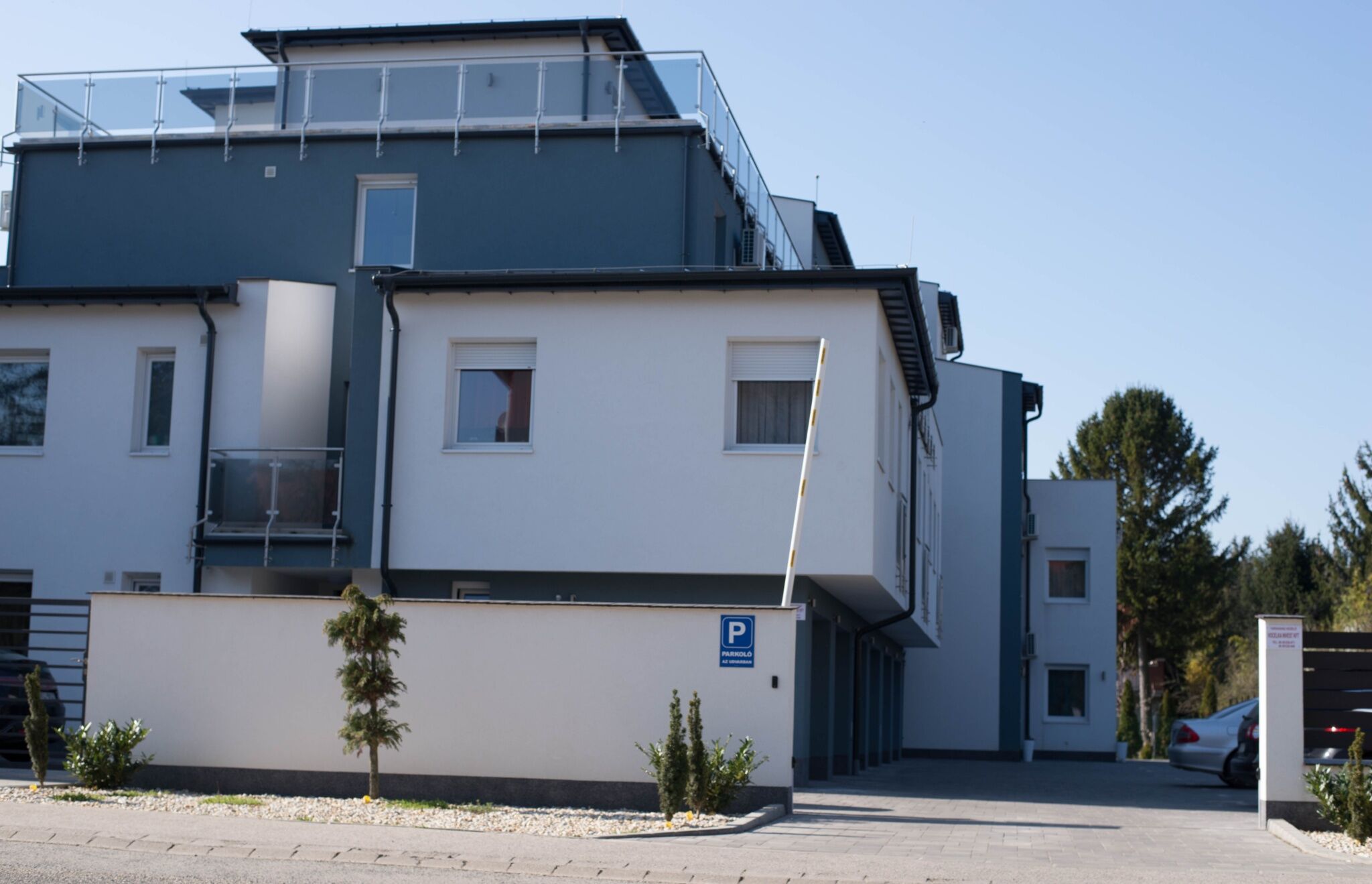 Devai Lux Apartmanok Sarvar