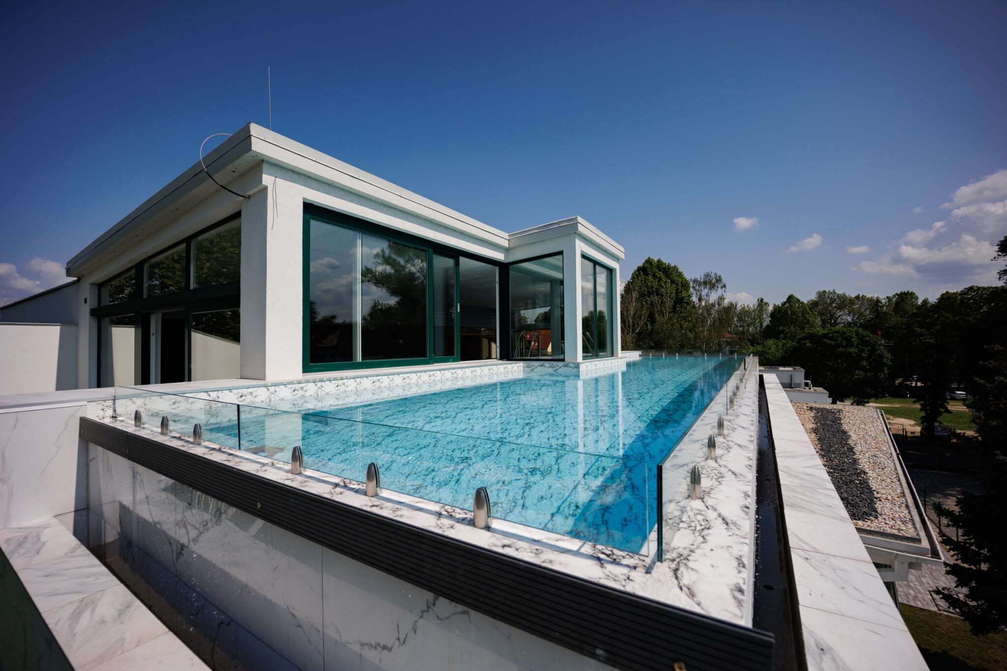 Villa Bauhaus Penthouse Wellness Apartman Siofok