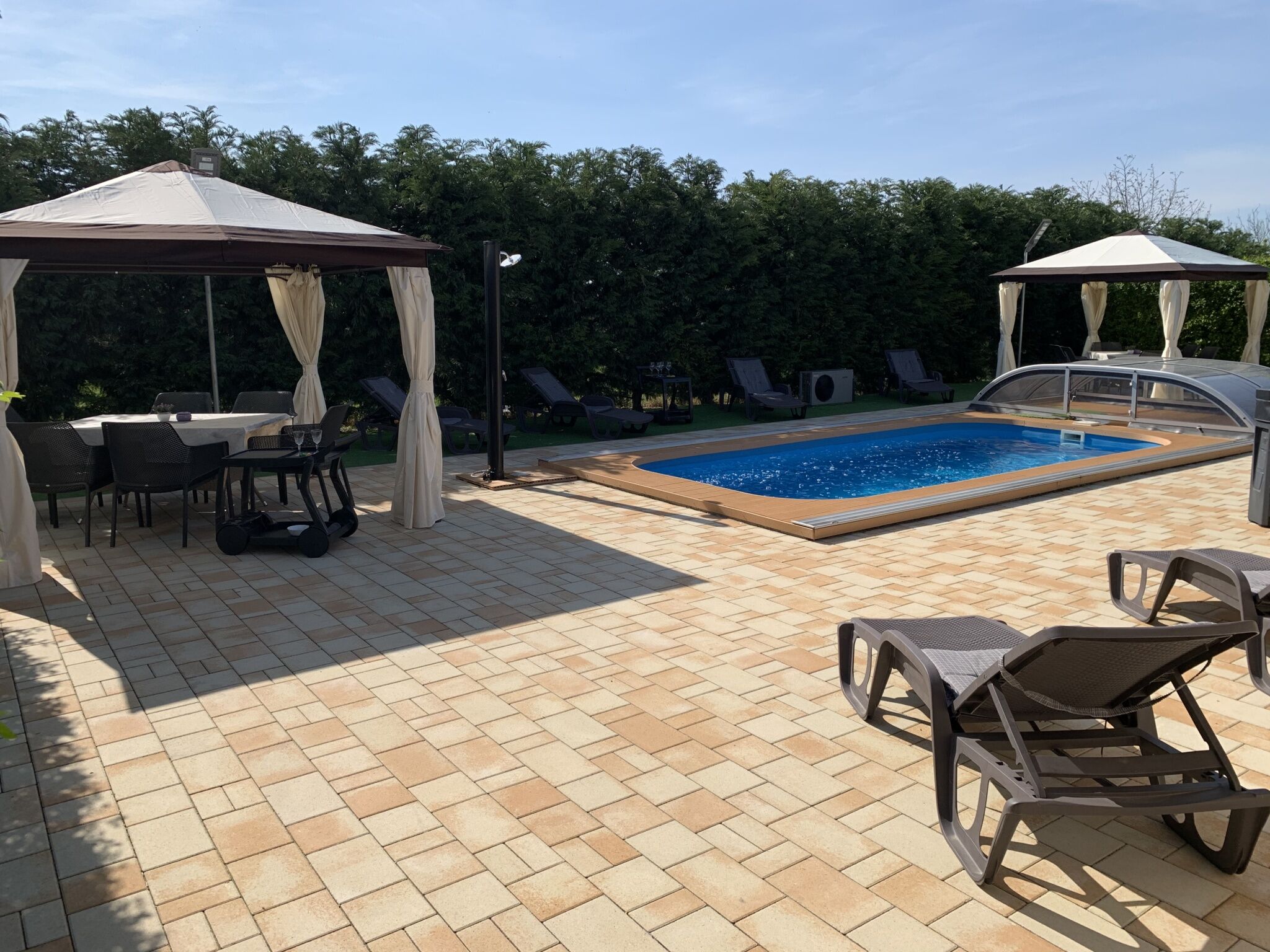 Fullhouse Apartmanhaz Zamardi
