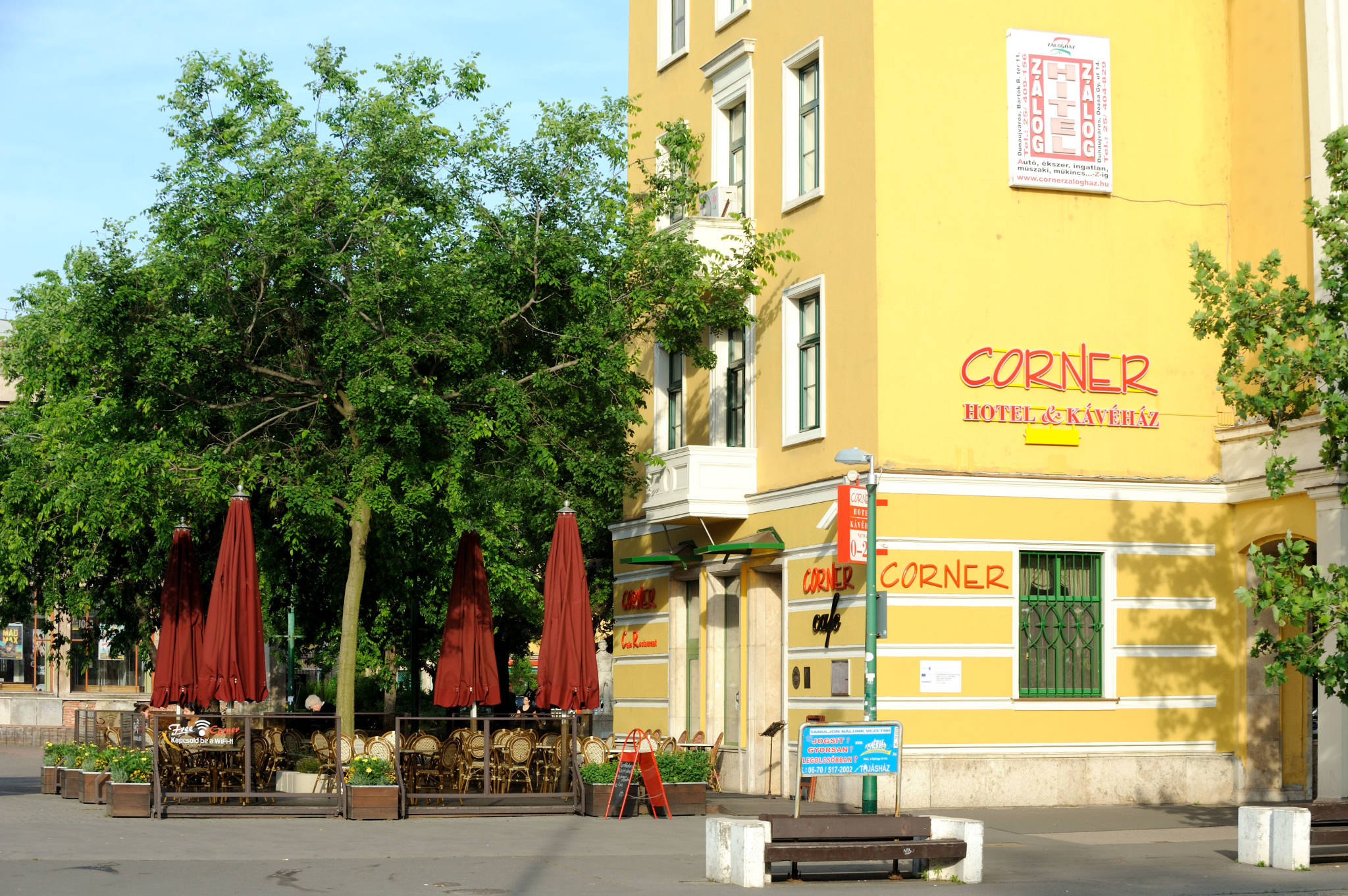 Corner Hotel Dunaujvaros