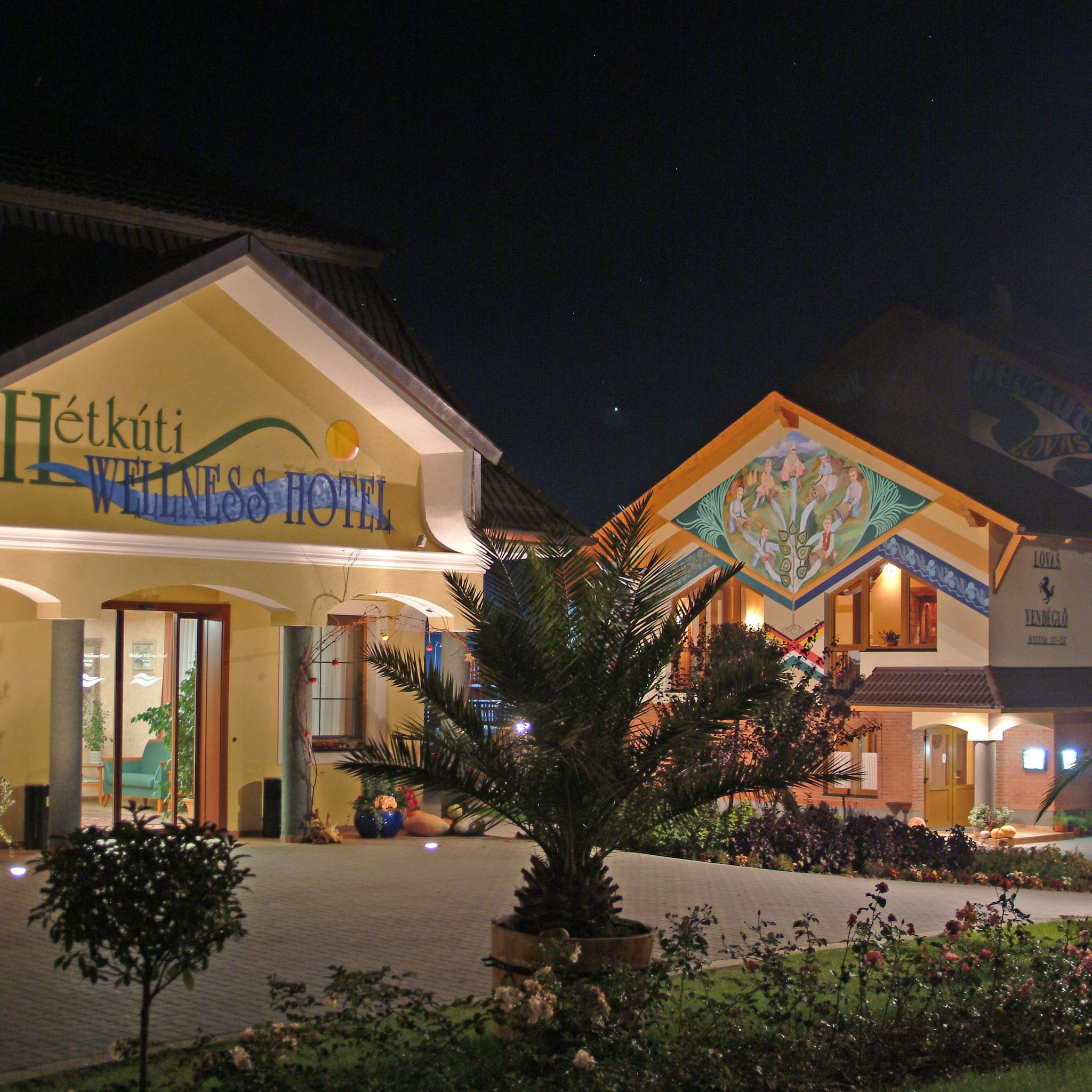 Hetkuti Wellness Hotel Es Lovaspark Mor
