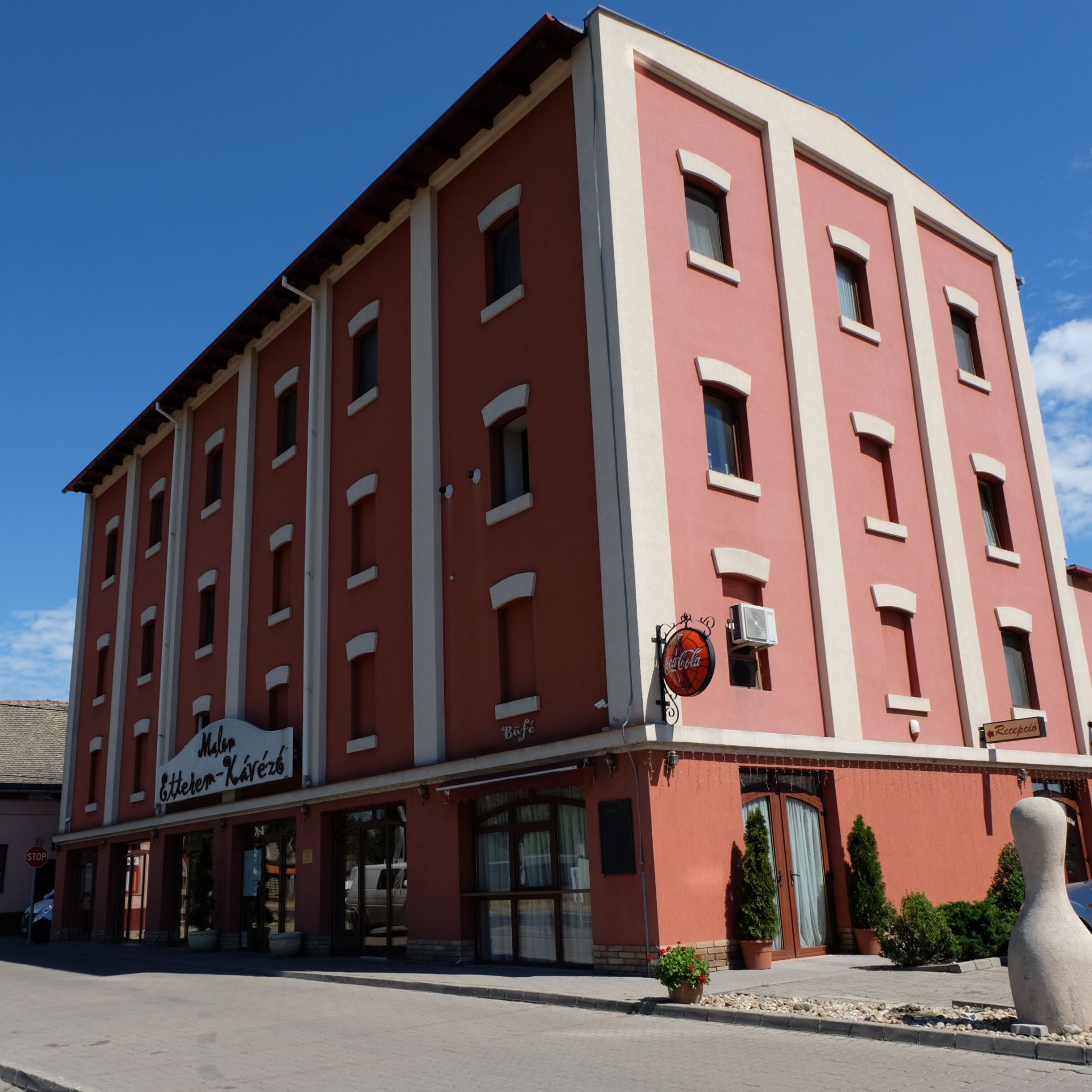 Malom Club Etterem Panzio Baja
