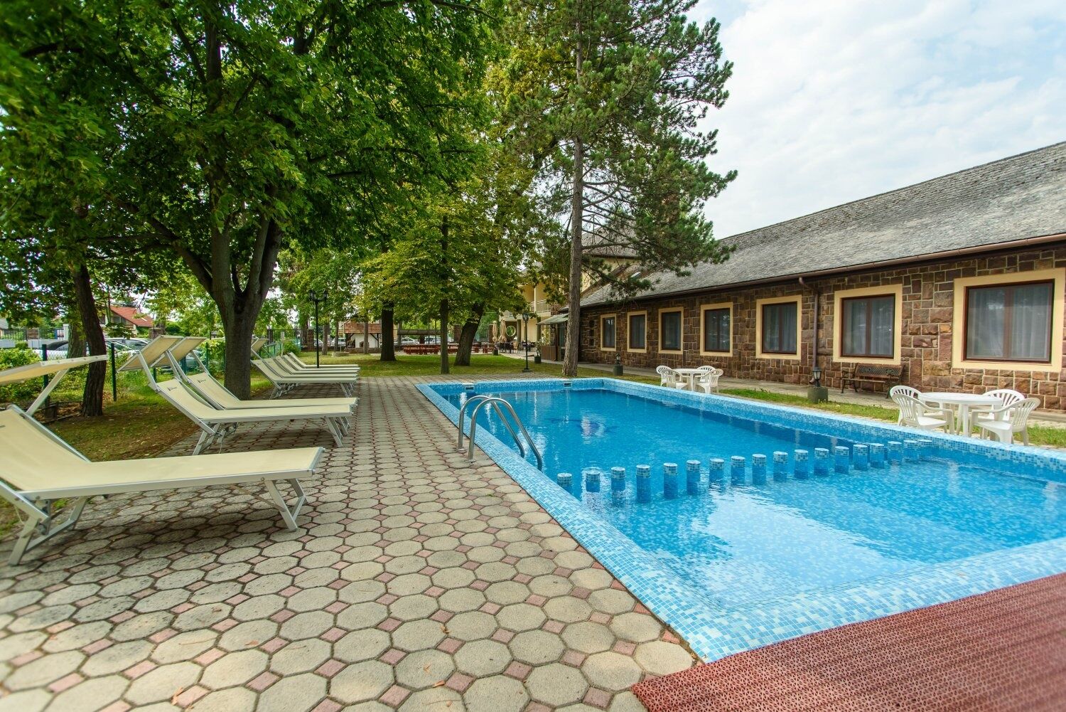 Bl Garden Panzio Balatonlelle