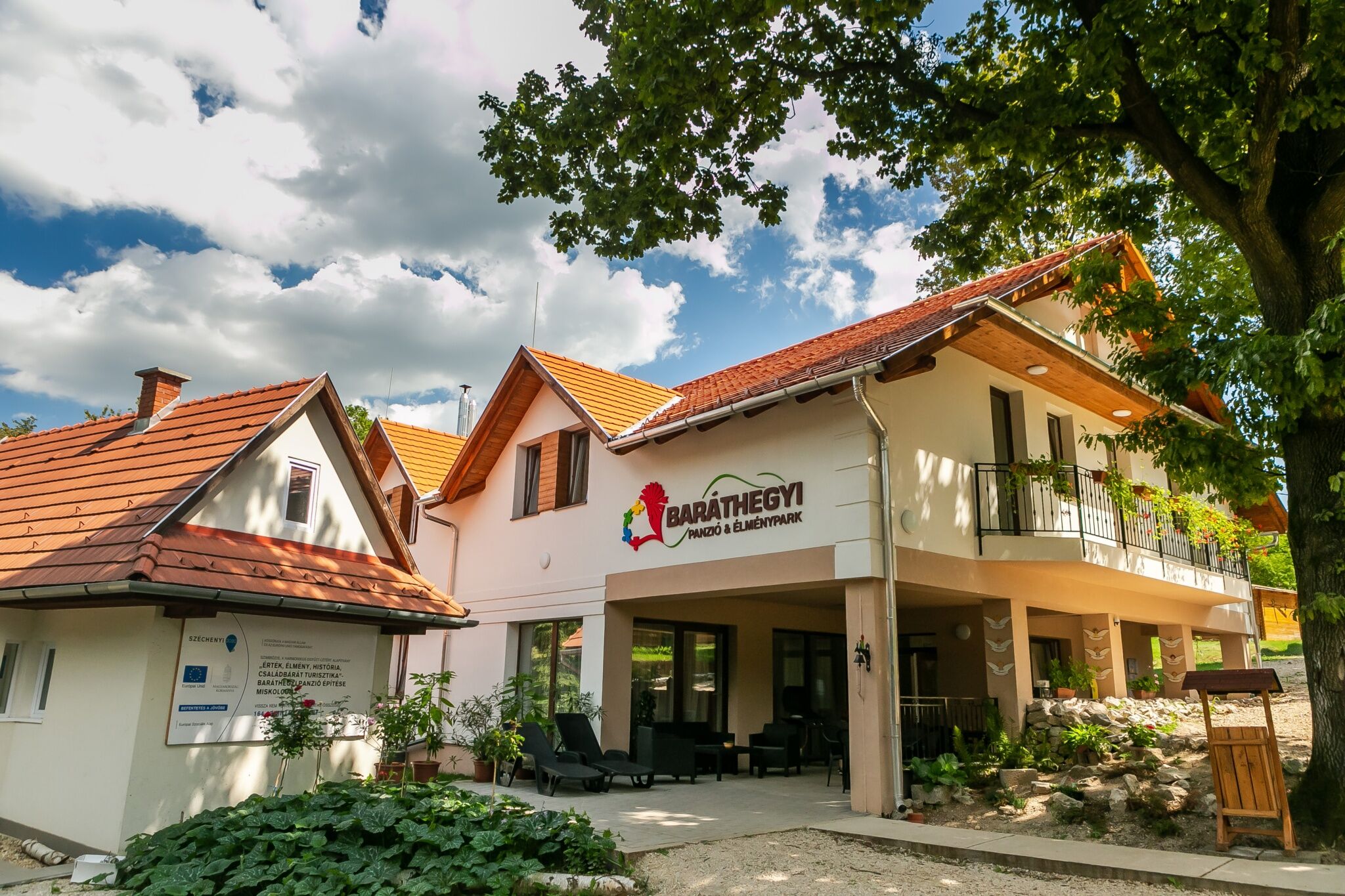 Barathegyi Panzio Es Elmenypark Miskolc