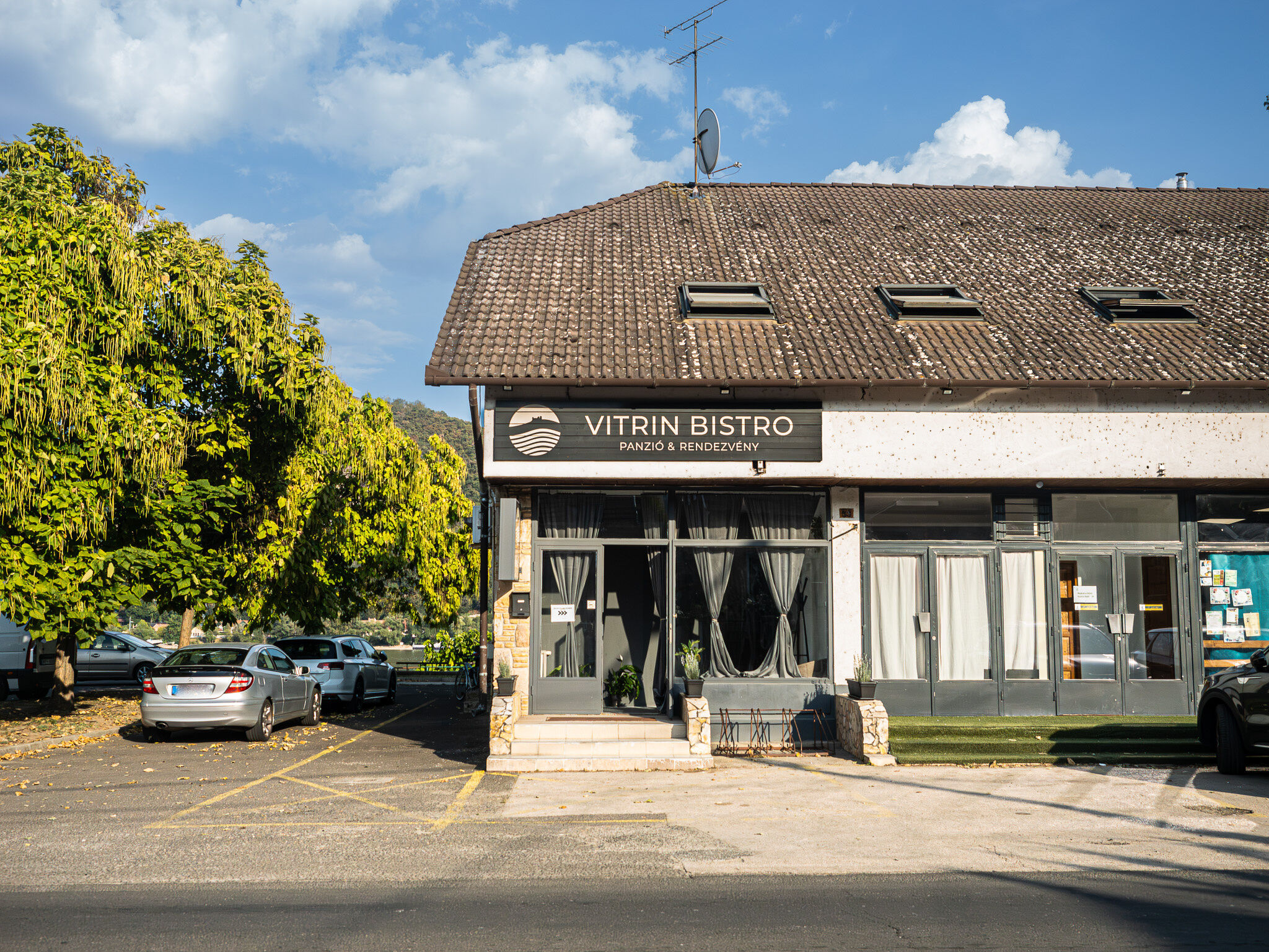 Vitrin Panzio Nagymaros