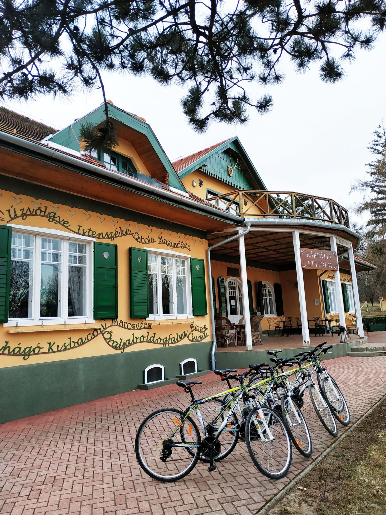 Kiralyszallas Nagy Magyarorszag Park Panzio Es Szabadidokozpont Isztimer Varpalota